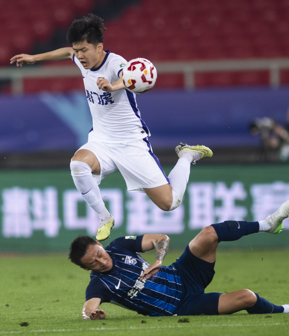 斯的中场核 斯的中场核