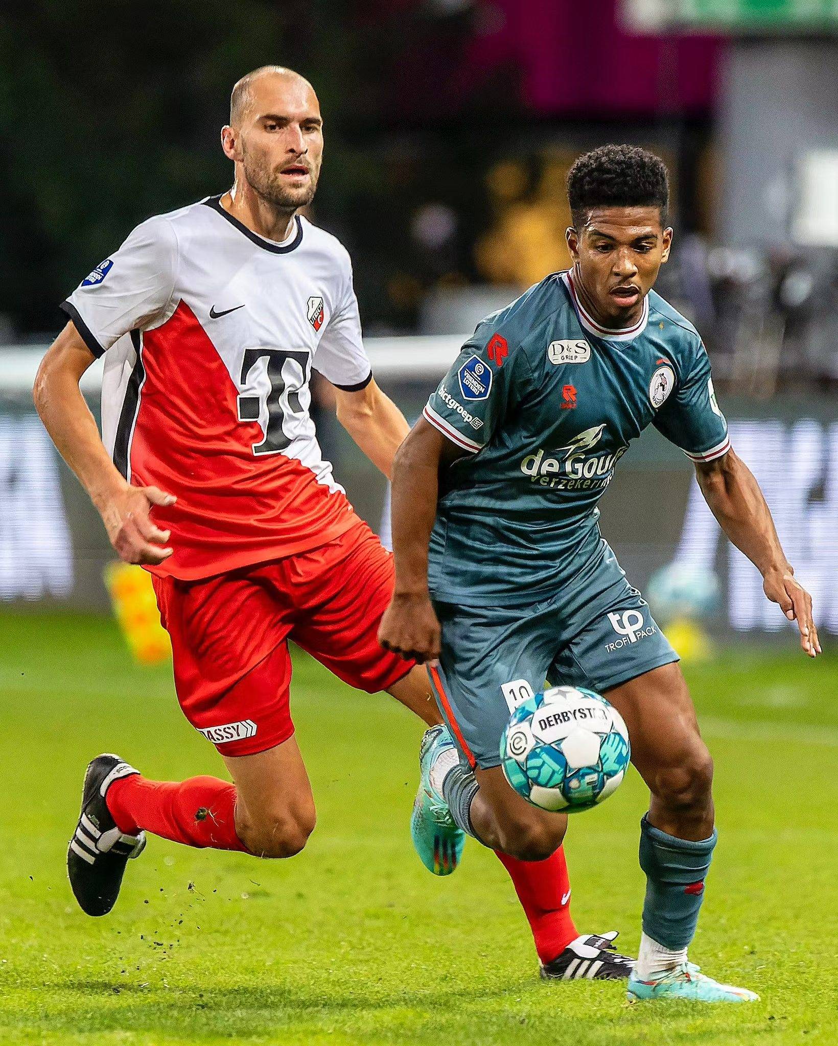 判干扰对手 判干扰对手