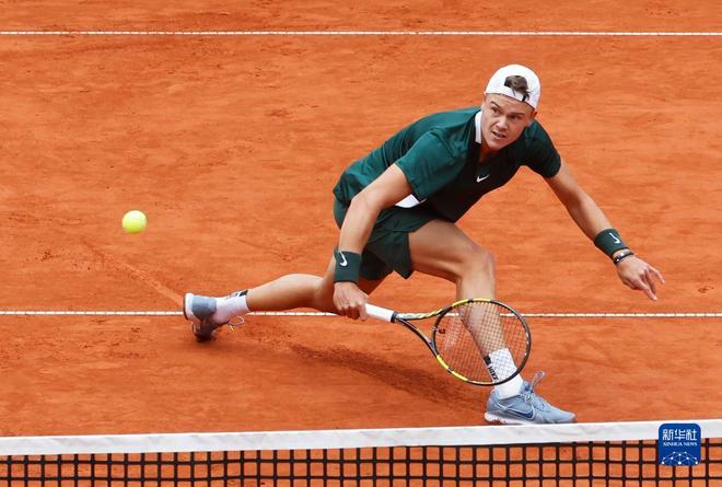 据落后于对 据落后于对